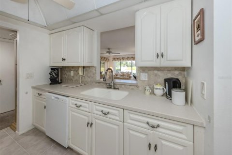 Condo in Venice, Florida, 2 bedrooms  № 1684662 - photo 20
