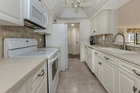 Condo in Venice, Florida, 2 bedrooms  № 1684662 - photo 7