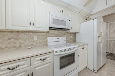 Condo in Venice, Florida, 2 bedrooms  № 1684662 - photo 21