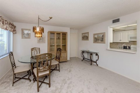 Condo in Venice, Florida, 2 bedrooms  № 1684662 - photo 5