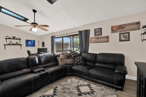 Condominio en venta en Pinellas Park, Florida, 3 dormitorios, 150.5 m2 № 1919609 - foto 6