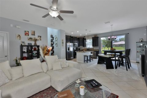 Townhouse in Lakeland, Florida 3 bedrooms, 156.82 sq.m. № 2102071 - photo 5