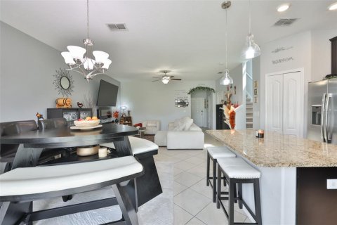 Townhouse in Lakeland, Florida 3 bedrooms, 156.82 sq.m. № 2102071 - photo 9