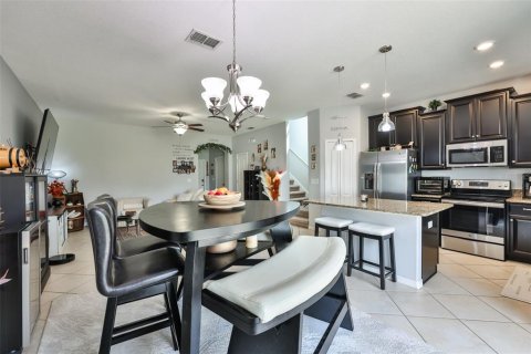 Townhouse in Lakeland, Florida 3 bedrooms, 156.82 sq.m. № 2102071 - photo 10
