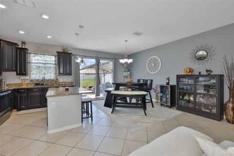 Townhouse in Lakeland, Florida 3 bedrooms, 156.82 sq.m. № 2102071 - photo 4