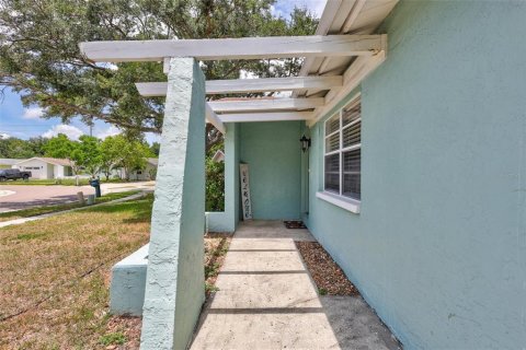 Villa ou maison à louer à Largo, Floride: 2 chambres, 82.5 m2 № 2157241 - photo 4