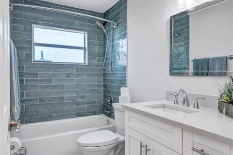 Villa ou maison à louer à Largo, Floride: 2 chambres, 82.5 m2 № 2157241 - photo 17