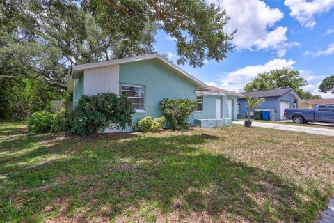 Villa ou maison à louer à Largo, Floride: 2 chambres, 82.5 m2 № 2157241 - photo 3