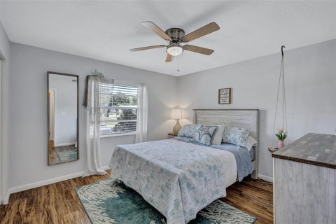 Villa ou maison à louer à Largo, Floride: 2 chambres, 82.5 m2 № 2157241 - photo 13