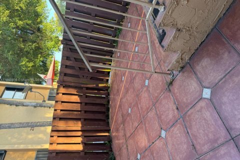 Adosado en alquiler en Miami, Florida, 3 dormitorios, 104.98 m2 № 1889242 - foto 1