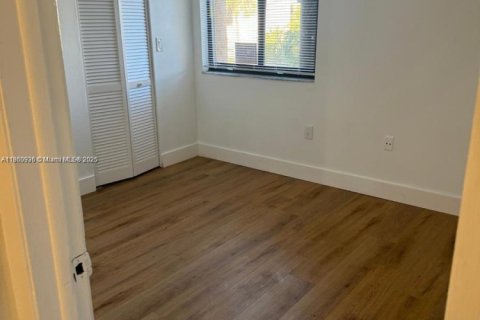 Adosado en alquiler en Miami, Florida, 3 dormitorios, 104.98 m2 № 1889242 - foto 7