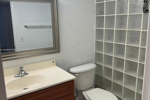 Adosado en alquiler en Miami, Florida, 3 dormitorios, 104.98 m2 № 1889242 - foto 6