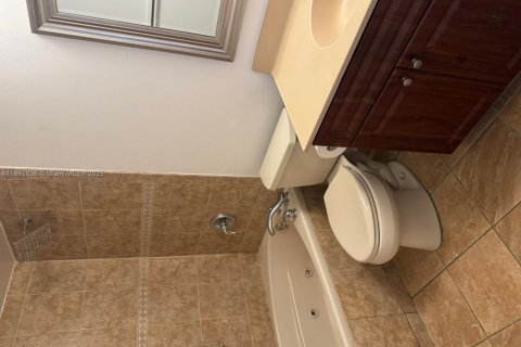 Adosado en alquiler en Miami, Florida, 3 dormitorios, 104.98 m2 № 1889242 - foto 10