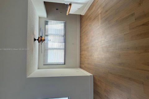 Adosado en alquiler en Miami, Florida, 3 dormitorios, 104.98 m2 № 1889242 - foto 3