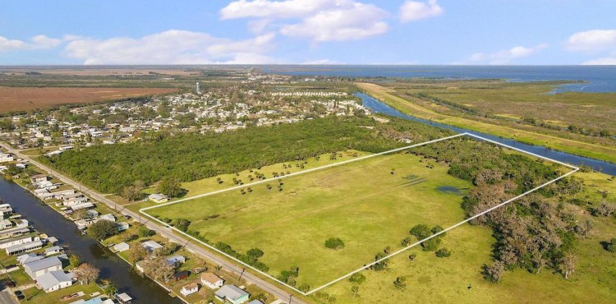 Immobilier commercial à Okeechobee, Floride № 789060