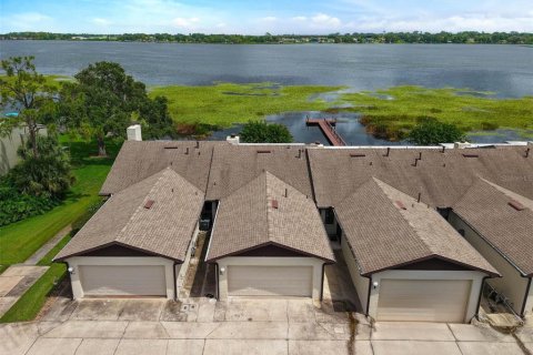 Condominio en venta en Winter Haven, Florida, 3 dormitorios, 239.97 m2 № 1907349 - foto 1