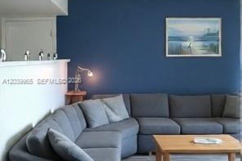 Condominio en alquiler en Key West, Florida, 3 dormitorios, 113.53 m2 № 2085809 - foto 6