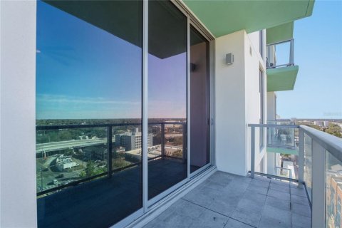 Condo in Saint Petersburg, Florida, 3 bedrooms № 2198875 - photo 15