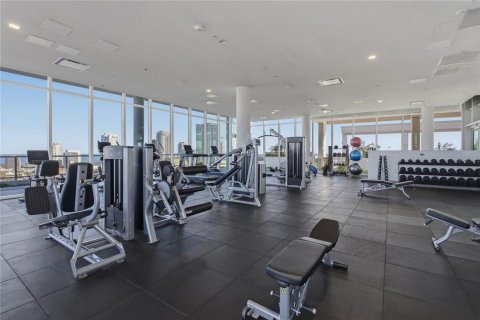 Condo in Saint Petersburg, Florida, 3 bedrooms № 2198875 - photo 3