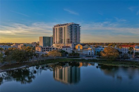 Condo in Saint Petersburg, Florida, 3 bedrooms № 2198875 - photo 4
