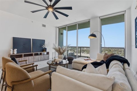 Condo in Saint Petersburg, Florida, 3 bedrooms № 2198875 - photo 7
