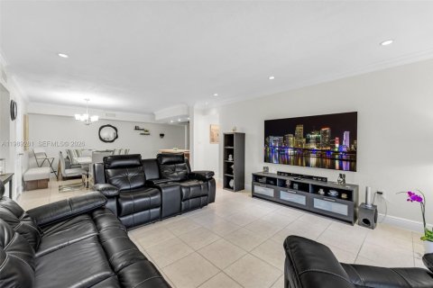 Copropriété à louer à Miami, Floride: 2 chambres, 117.24 m2 № 2051491 - photo 8