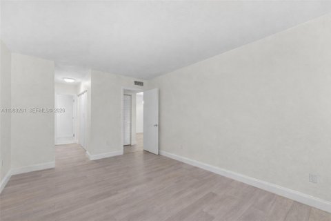 Copropriété à louer à Miami, Floride: 2 chambres, 117.24 m2 № 2051491 - photo 15