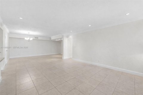 Copropriété à louer à Miami, Floride: 2 chambres, 117.24 m2 № 2051491 - photo 5