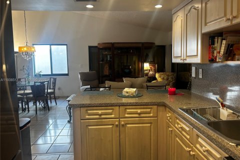 Купить виллу или дом в Майами, Флорида 3 спальни, 140м2, № 1997637 - фото 8