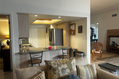 Купить виллу или дом в Майами, Флорида 3 спальни, 140м2, № 1997637 - фото 9