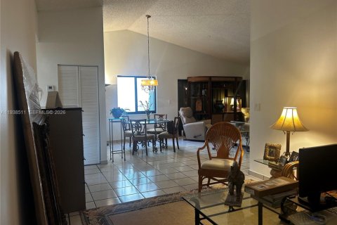 Купить виллу или дом в Майами, Флорида 3 спальни, 140м2, № 1997637 - фото 7