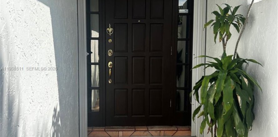 Дом в Майами, Флорида 3 спальни, 140м2 № 1997637