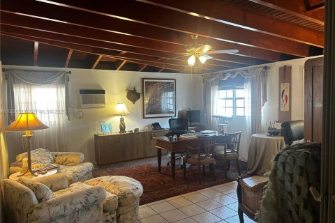 Купить виллу или дом в Майами, Флорида 3 спальни, 140м2, № 1997637 - фото 12