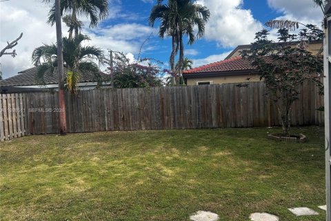 House in Miami, Florida 3 bedrooms, 140 sq.m. № 1997637 - photo 28