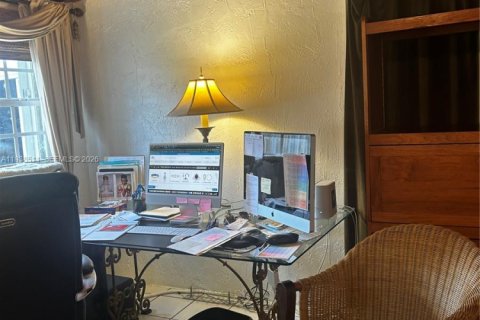 Купить виллу или дом в Майами, Флорида 3 спальни, 140м2, № 1997637 - фото 14