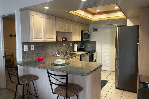 Купить виллу или дом в Майами, Флорида 3 спальни, 140м2, № 1997637 - фото 10