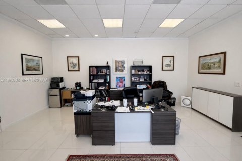 Купить коммерческую недвижимость в Майами-Бич, Флорида № 2024100 - фото 6