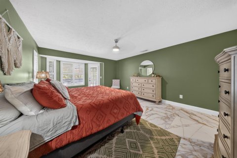 House in Port St. Lucie, Florida 3 bedrooms, 223.71 sq.m. № 2176855 - photo 25