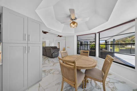 House in Port St. Lucie, Florida 3 bedrooms, 223.71 sq.m. № 2176855 - photo 19