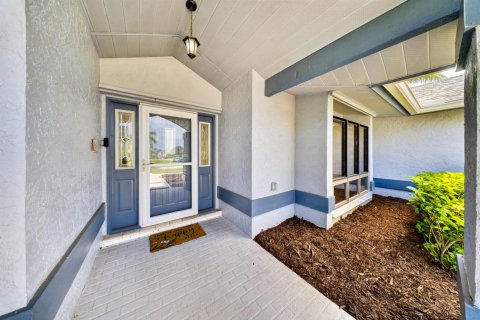 House in Port St. Lucie, Florida 3 bedrooms, 223.71 sq.m. № 2176855 - photo 5