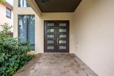 House in Miami, Florida 4 bedrooms, 241.27 sq.m. № 1847657 - photo 20
