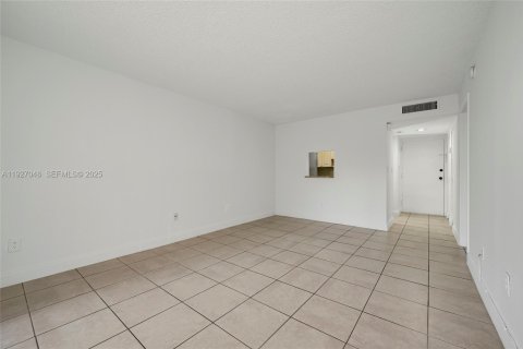 Copropriété à louer à Miami, Floride: 1 chambre, 57.04 m2 № 1986181 - photo 10