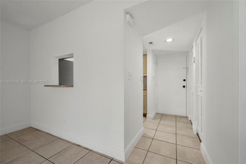 Copropriété à louer à Miami, Floride: 1 chambre, 57.04 m2 № 1986181 - photo 11