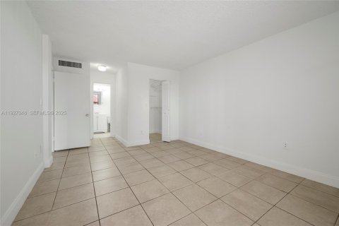 Copropriété à louer à Miami, Floride: 1 chambre, 57.04 m2 № 1986181 - photo 14