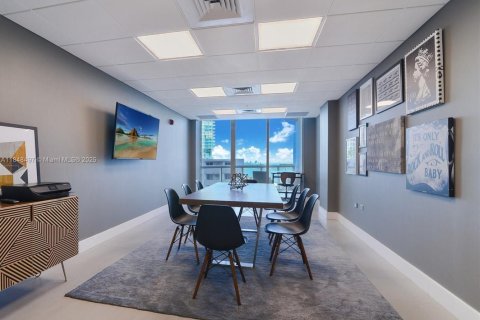 Condominio en venta en Miami, Florida, 1 dormitorio, 82.68 m2 № 1856908 - foto 20