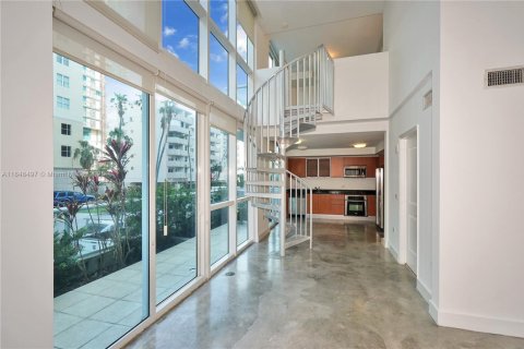 Condominio en venta en Miami, Florida, 1 dormitorio, 82.68 m2 № 1856908 - foto 6