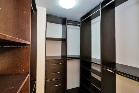 Condominio en venta en Miami, Florida, 1 dormitorio, 82.68 m2 № 1856908 - foto 14