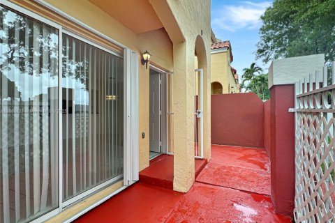 Condominio en alquiler en Miami, Florida, 2 dormitorios, 90.95 m2 № 1896425 - foto 17