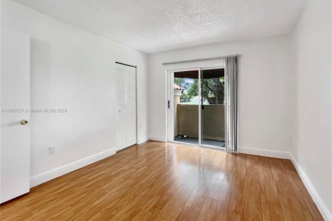 Condominio en alquiler en Miami, Florida, 2 dormitorios, 90.95 m2 № 1896425 - foto 13