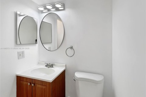 Condominio en alquiler en Miami, Florida, 2 dormitorios, 90.95 m2 № 1896425 - foto 8